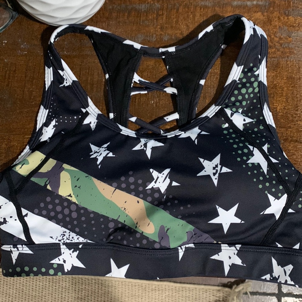NWOT Curves and combat boots sports bra